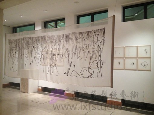 刺绣《荷韵》由大英博物馆永久收藏