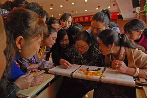 马建妹老师教刺绣