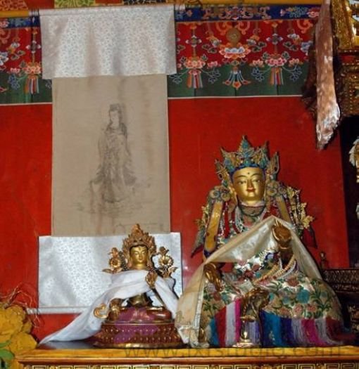 梁雪芳刺绣《观音》收藏在拉萨大昭寺3楼达赖喇嘛寝宫